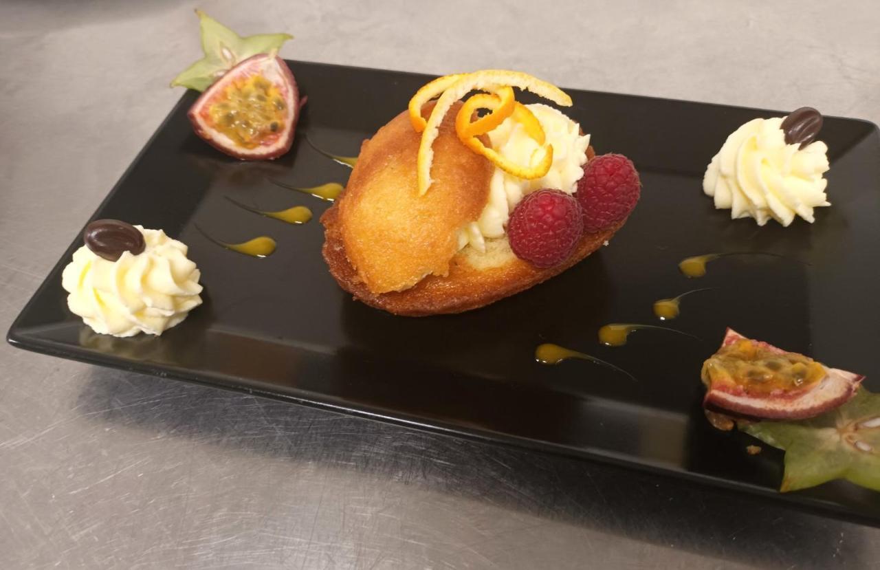 Logis Hotel Restaurant De La Madeleine Commercy Екстер'єр фото