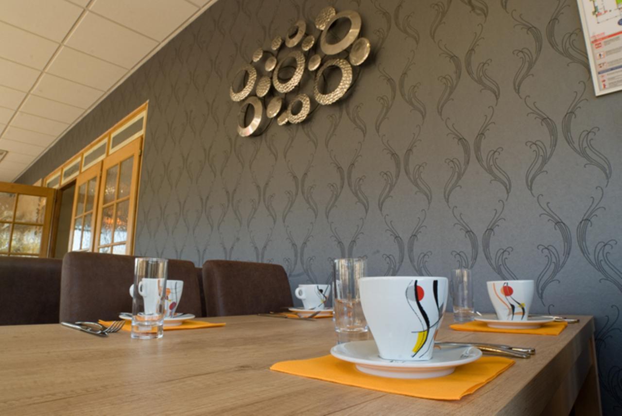 Logis Hotel Restaurant De La Madeleine Commercy Екстер'єр фото