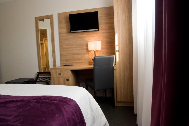 Logis Hotel Restaurant De La Madeleine Commercy Екстер'єр фото