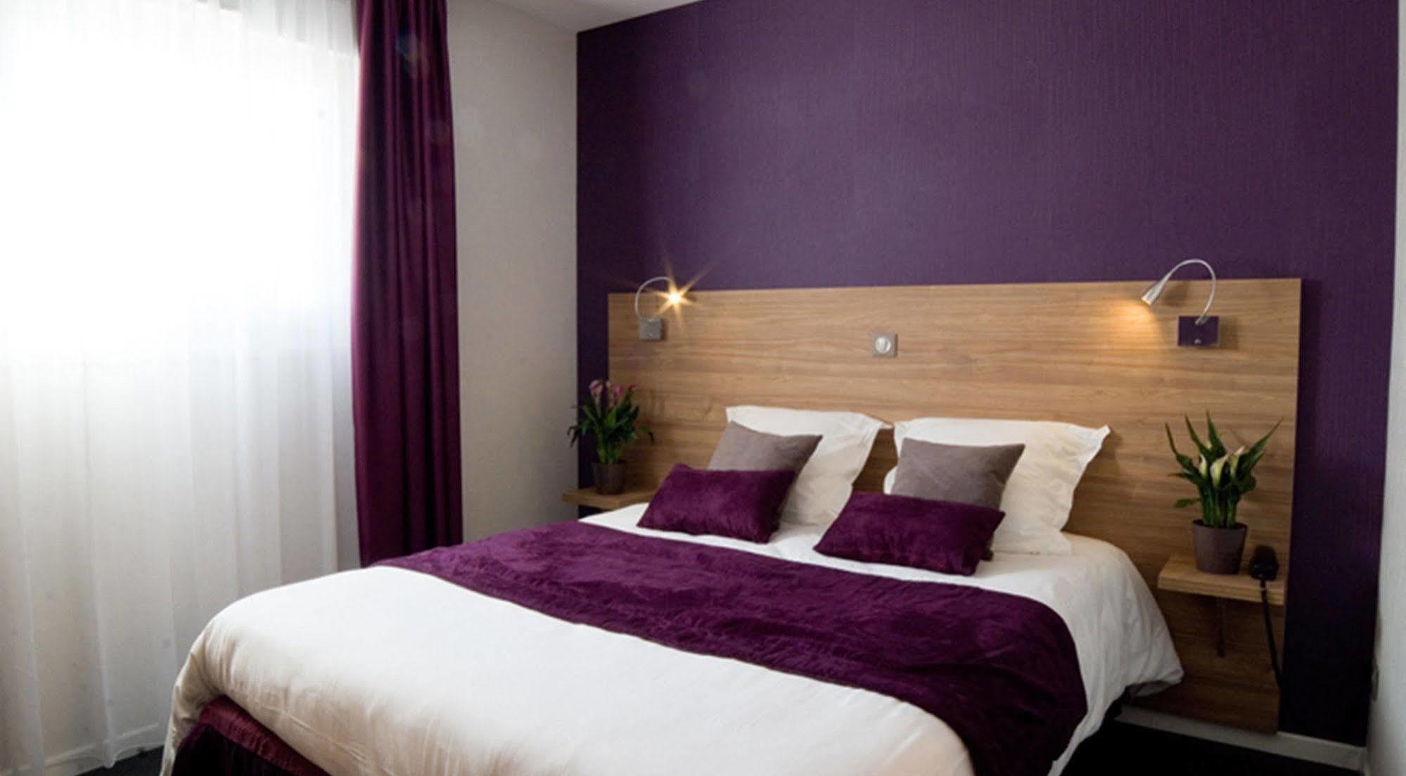 Logis Hotel Restaurant De La Madeleine Commercy Екстер'єр фото
